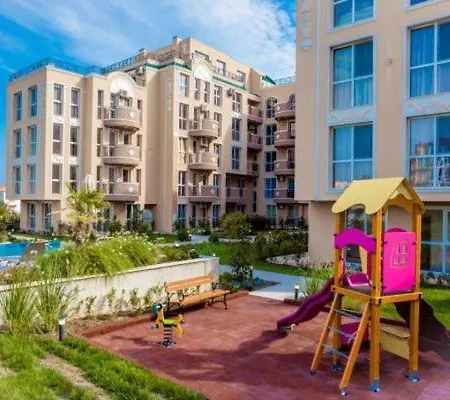 アパート Marea Garden ラヴダ